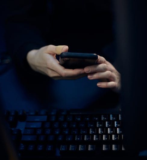 Установка Claude AI на устройствах iOS и начало работы с JavaScript для автоматизации задач