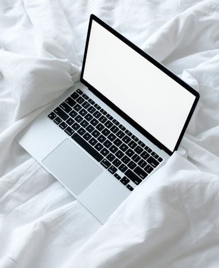 Установка Claude AI на устройствах iOS для вебинаров и командной работы